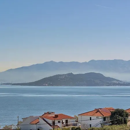 Mare's Place - Premium Seaview